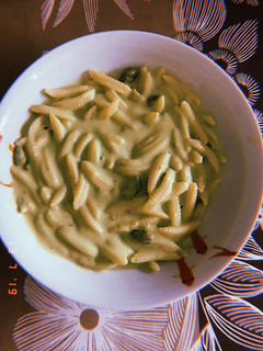 Una foto de Pasta con salsa de aguacate