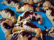 Una foto de croissant chocolate