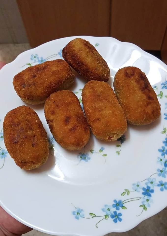 Una foto de Croquetas de abadejo y pimiento asado