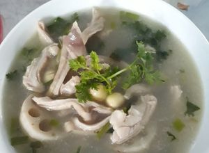 Hình của món Bao tử heo hầm hạt sen.