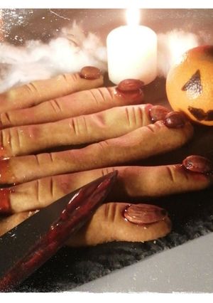 Une photo de Doigt de sorcière ensanglanté 🎃🕷️😈🕸️