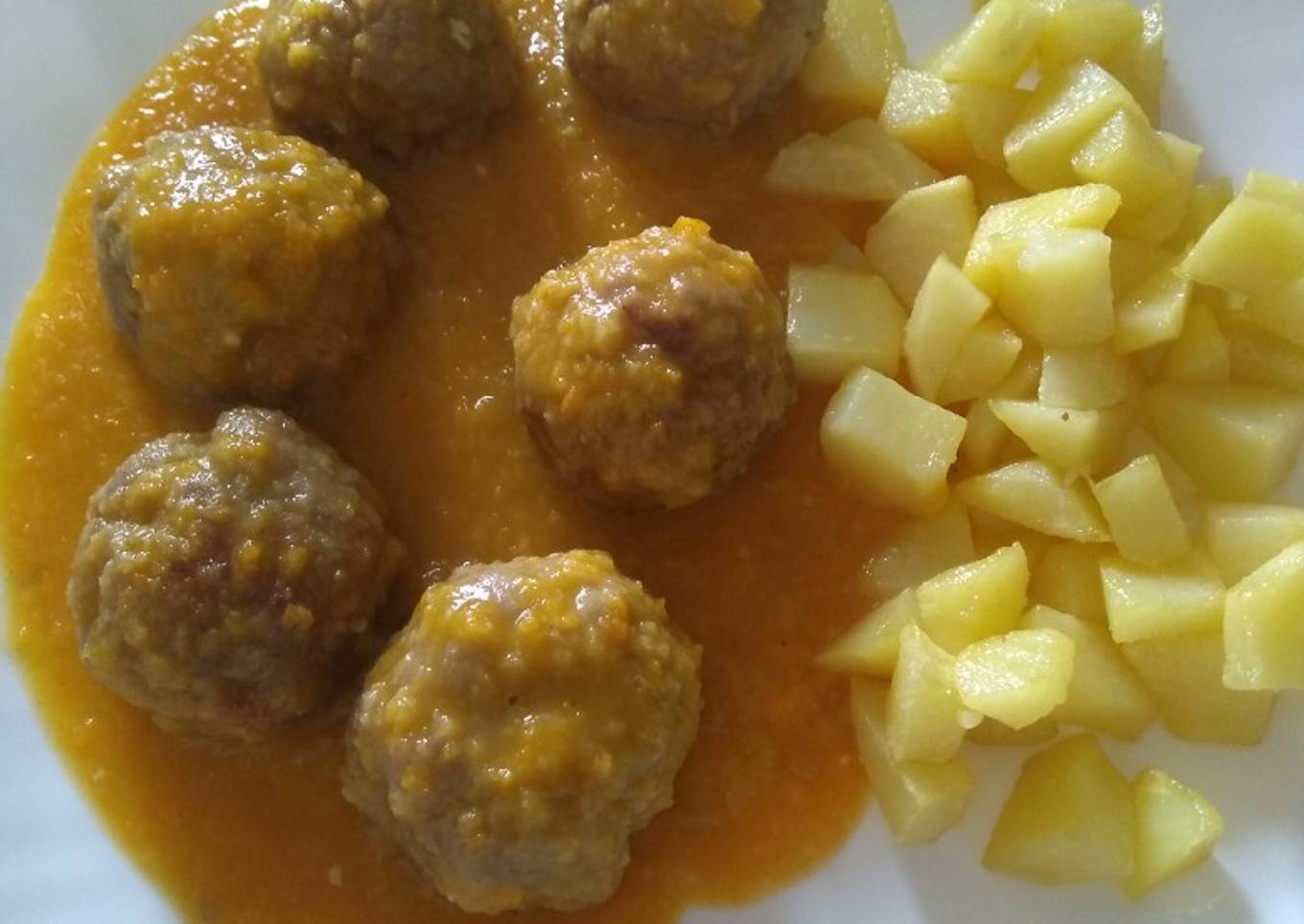 Albóndigas en salsa