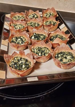A picture of Spanakopita Wonton Cups.
