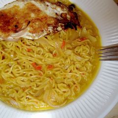 A picture of Noodles with sunshine friend egg.