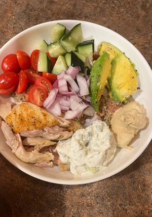 A picture of Mediterranean chicken bowl.