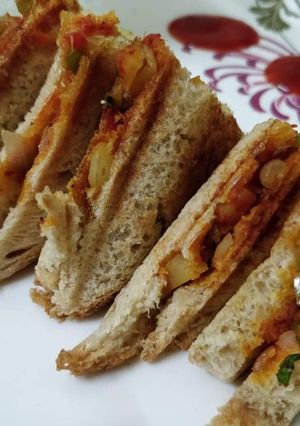 A picture of Veg Masala Sandwich.