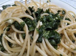 Una foto de Fideos al pesto