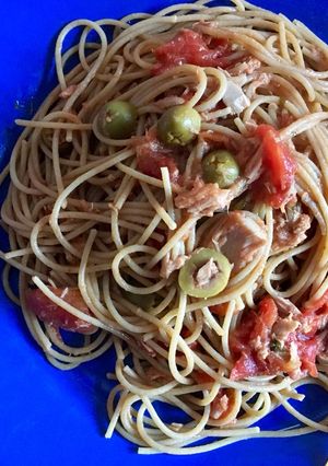 Foto di Spaghetti integrali al tonno, pomodoro e olive