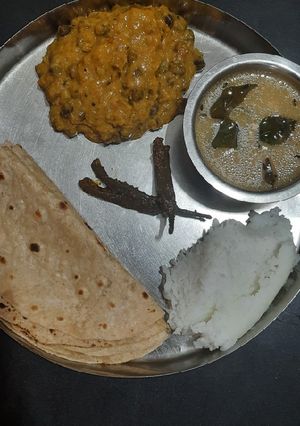 लंच थाली(lunch thali recipe in hindi) रेसिपी मुख्य फोटो