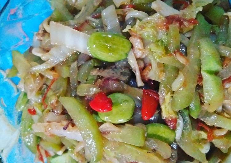 Cara Gampang Menyiapkan Tumis LAZATE (LAbu siam+ZAwiputih+PEte) sederhana rasa mantul👍 yang Lezat Sekali