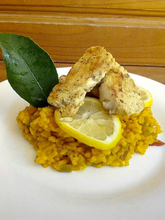 Una foto de Paella de pollo