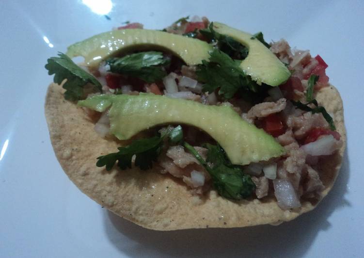 Tostadas de soya texturizada y aguacate las correa