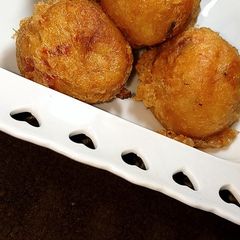 A picture of Yam balls with fish.