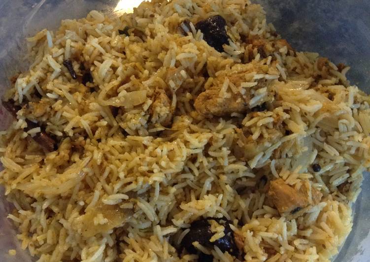 Kashmiri Chicken Boti Biryani