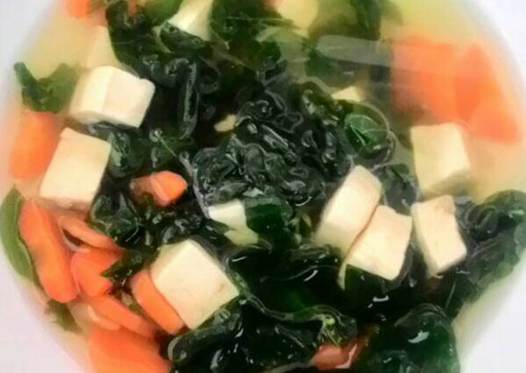 Bagaimana Menyiapkan Sayur Bening Daun Katuk (Non MSG) yang Lezat