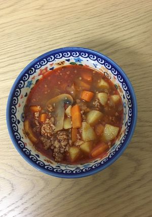A picture of Czech goulash soup.