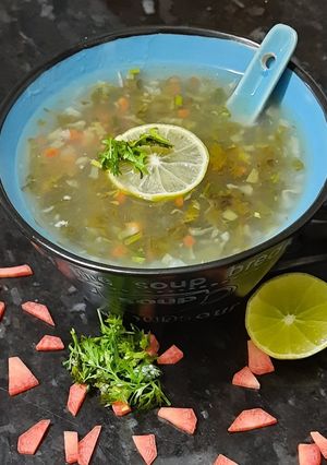 લેમન કોરીયેન્ડર સૂપ (Lemon Coriander Soup Recipe in Gujarati) રેસીપી મુખ્ય ફોટો