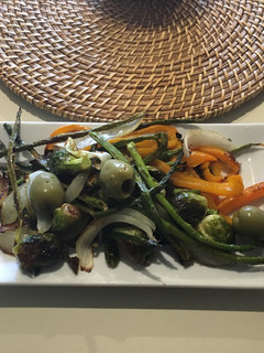 Una foto de Vegetales Horneados al Ajillo