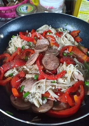 Hình của món Nấm kim châm, ớt chuông xào dồi heo keto.