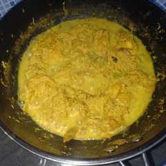 A picture of Ayam Ungkep Serundeng.