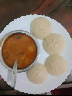 इडली सांबर (idli sambar recipe in Hindi) रेसिपी मुख्य फोटो
