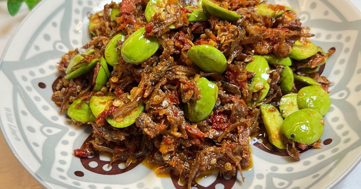 Sambal goreng teri pete