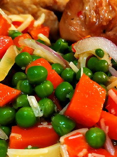 Una foto de VEGETALES🥕A La Miel🍯y🧀Quesos...!