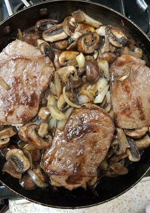 A picture of Steak in mushroom sauce.
