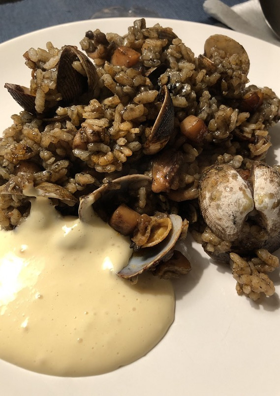 Una foto de Arroz Negro