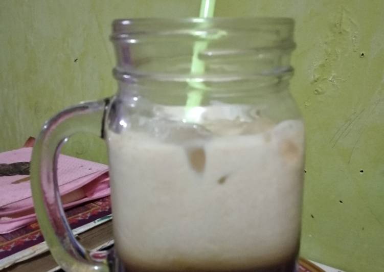Resep Kopi susu kekinian tanpa alat kopi yang Bisa Manjain Lidah