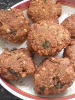 வாழைப்பூ வடை (Vaazhaipoo vadai recipe in tamil) செய்முறை முக்கிய புகைப்படம்