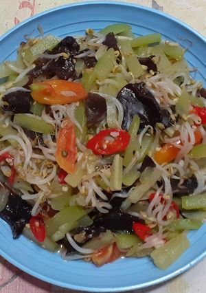 Foto resep Tumis Jamur Kuping Labu Siem Toge