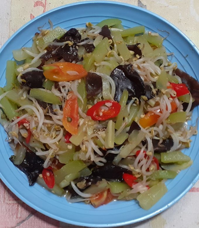 Foto resep Tumis Jamur Kuping Labu Siem Toge