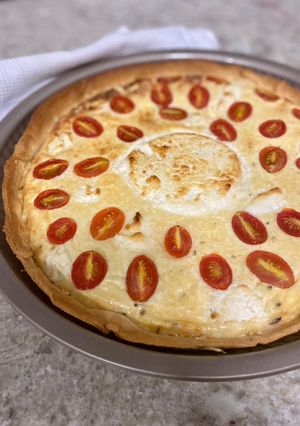 Foto principal de Quiche de queso de cabra, tomates cherry y bacon