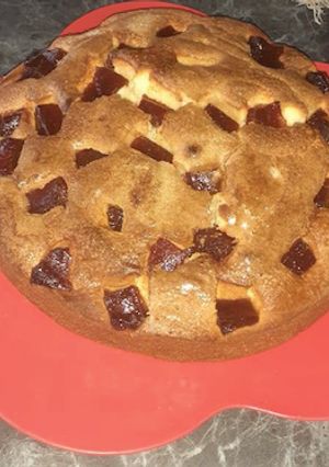 Una foto de Torta fácil con membrillo