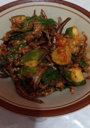 Foto resep Oseng Teri tawar terong bulat daun Melinjo pedas