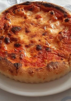 A picture of Gluten-Free Margherita Pizza.