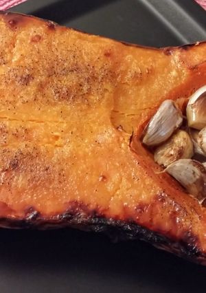 Une photo de Courge butternut rôtie à l'ail (vegan)