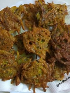 পেঁয়াজি (peyaji recipe in Bengali) রেসিপির প্রধান ছবি