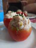 Tomates rellenos de atún y puré