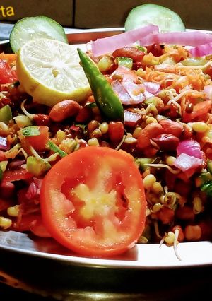 স্পাউটস স্যালাড(sprouts salad recipe in Bengali) রেসিপির প্রধান ছবি