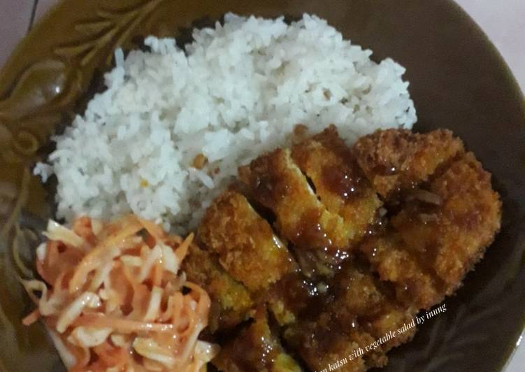 Chicken katsu with vegetable salad