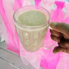 A picture of Chikoo shake.