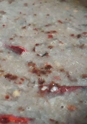 A picture of Urad daal / split black gram.