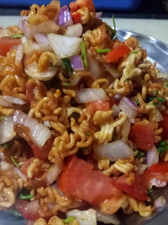 மேகி பேல் (Maggie bhel recipe in tamil) செய்முறை முக்கிய புகைப்படம்