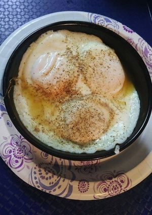 A picture of Eggs over Collards.