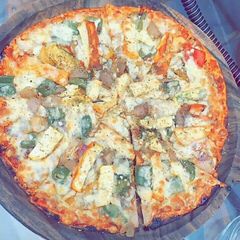 A picture of Paneer pizza.