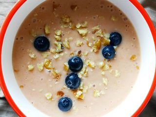 Smoothie de banana e ameixa