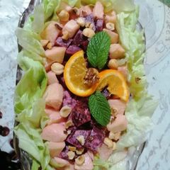 A picture of Apple beetroot salad with orange vinaigrette😋😋😋.