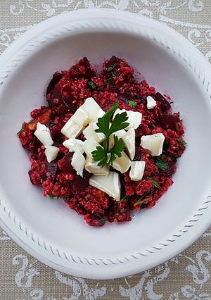 Céklás quinoa saláta recept fotója